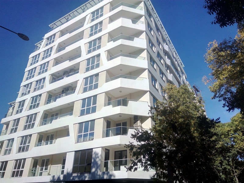 Burgas_Miladinovi2.jpg